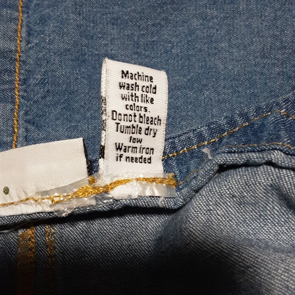 Sincerely Jules 100 % Cotton Women's Blue Denim Jumsuit Size L. Missing Belt.